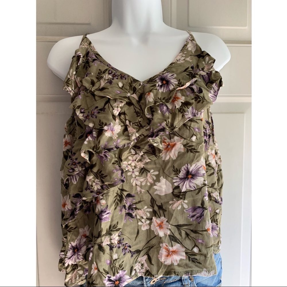 🌸🌼 Ruffle Floral Tank 🌼🌸
